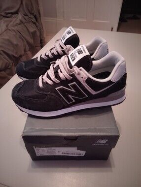 BNIB NEW BALANCE 574s